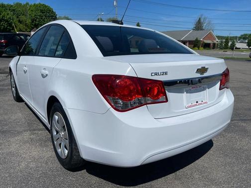 Summit White 2015 Chevrolet Cruze LS