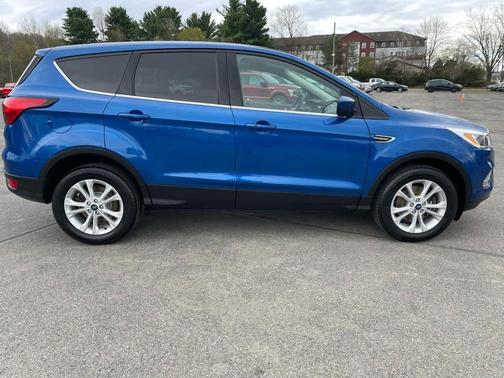 Lightning Blue 2019 Ford Escape SE