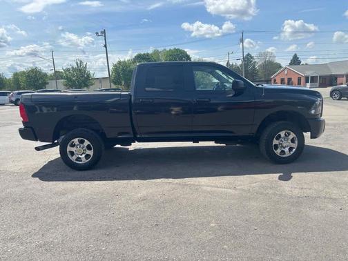Brilliant Black Crystal Pearlcoat 2017 RAM 2500 Big Horn Crew Cab 4x4 6'4' Box