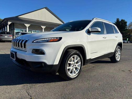 Bright White Clearcoat 2017 Jeep Cherokee Latitude