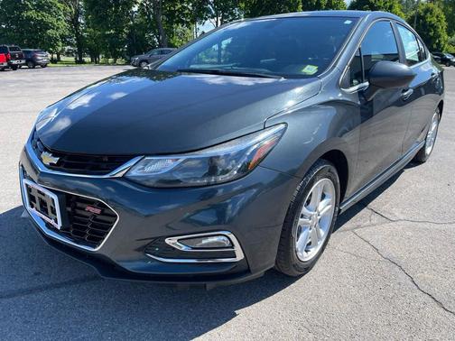 Graphite Metallic 2018 Chevrolet Cruze LT