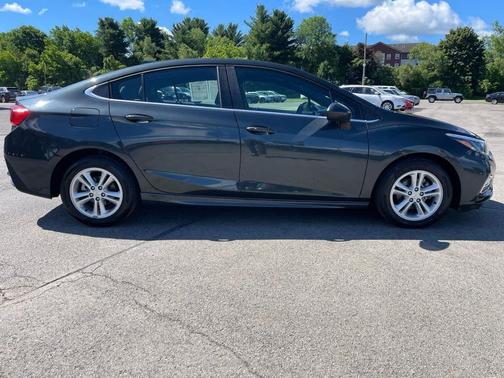 Graphite Metallic 2018 Chevrolet Cruze LT