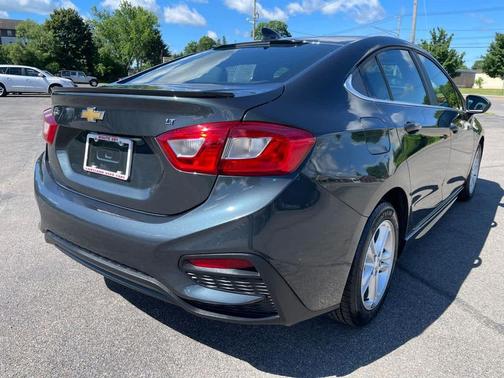 Graphite Metallic 2018 Chevrolet Cruze LT