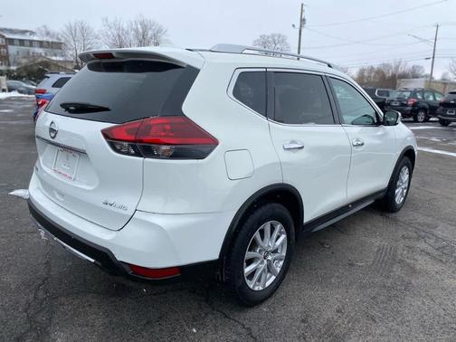 2018 Nissan Rogue SV