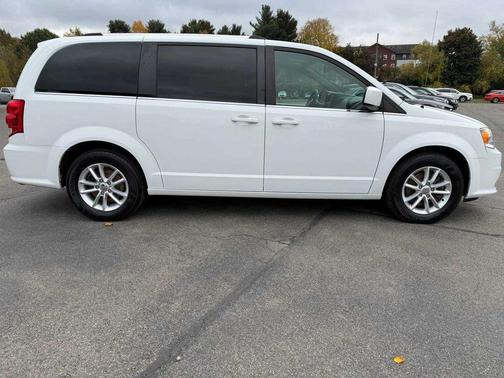 White Knuckle Clearcoat 2018 Dodge Grand Caravan SXT