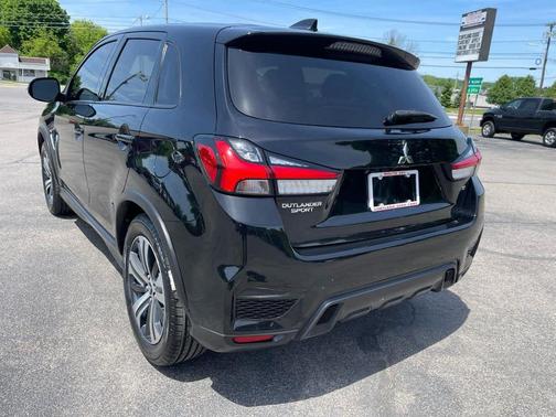Labrador Black Pearl 2022 Mitsubishi Outlander Sport SE