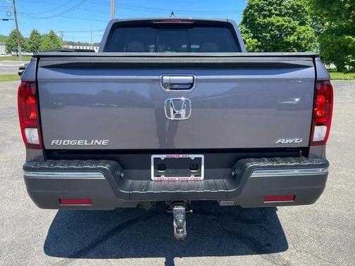 Modern Steel Metallic 2020 Honda Ridgeline RTL