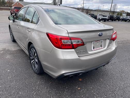 2018 Subaru Legacy Base