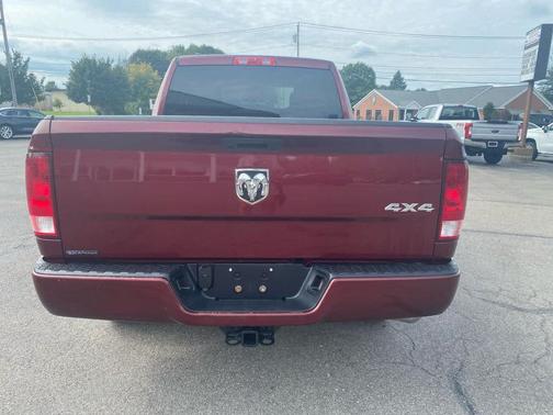 Delmonico Red Pearlcoat 2019 RAM 1500 Express