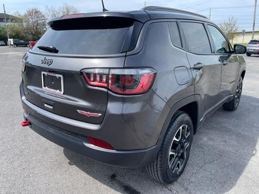 Granite Crystal Metallic Clearcoat 2020 Jeep Compass Trailhawk