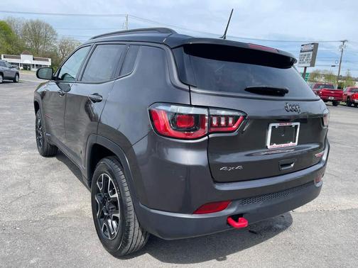 Granite Crystal Metallic Clearcoat 2020 Jeep Compass Trailhawk