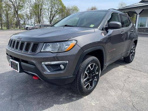 Granite Crystal Metallic Clearcoat 2020 Jeep Compass Trailhawk