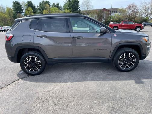Granite Crystal Metallic Clearcoat 2020 Jeep Compass Trailhawk