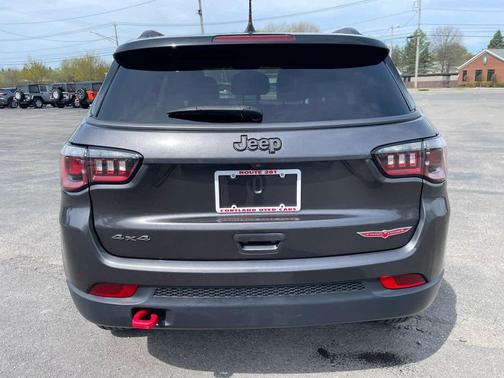 Granite Crystal Metallic Clearcoat 2020 Jeep Compass Trailhawk