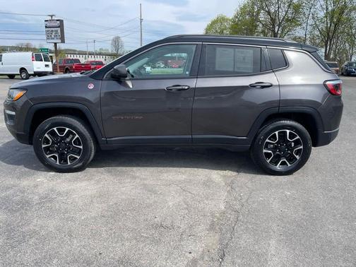 Granite Crystal Metallic Clearcoat 2020 Jeep Compass Trailhawk