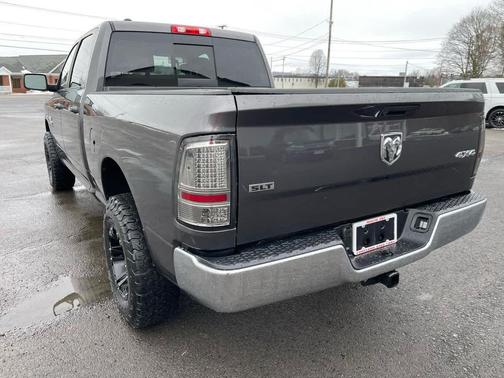 2019 RAM 1500 SLT