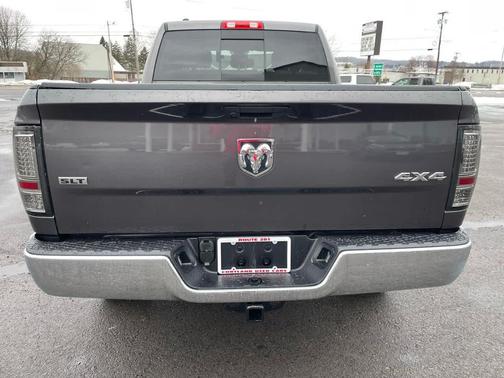 2019 RAM 1500 SLT