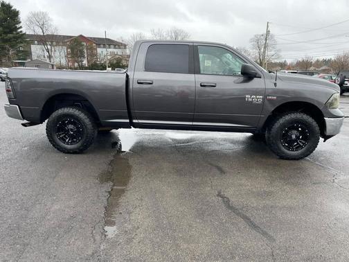 2019 RAM 1500 SLT