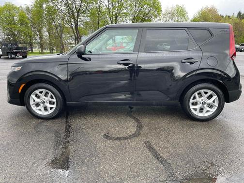 Cherry Black 2020 Kia Soul S