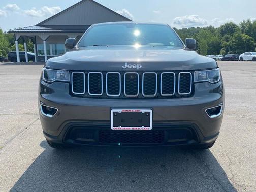 Granite Crystal Metallic Clearcoat 2020 Jeep Grand Cherokee Laredo