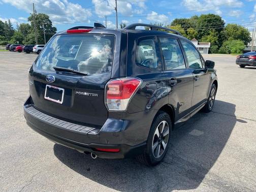 Dark Gray Metallic 2018 Subaru Forester 2.5i