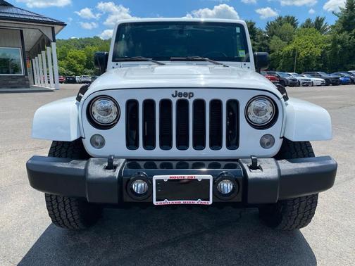 Bright White Clearcoat 2017 Jeep Wrangler Unlimited Smoky Mountain