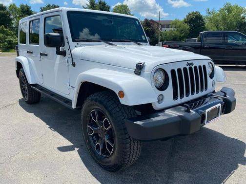 Bright White Clearcoat 2017 Jeep Wrangler Unlimited Smoky Mountain