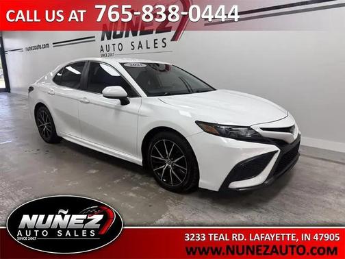 Super White 2021 Toyota Camry SE