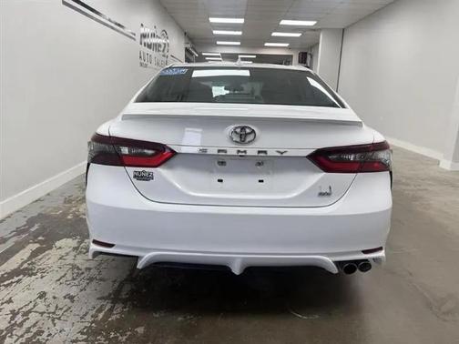 Super White 2021 Toyota Camry SE