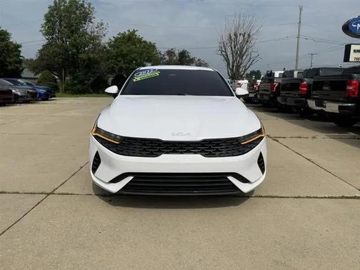 Glacial White Pearl 2022 Kia K5 LXS