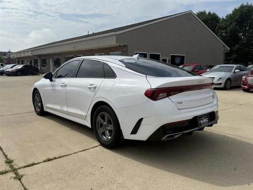 Glacial White Pearl 2022 Kia K5 LXS