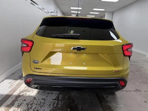 Nitro Yellow Metallic 2024 Chevrolet Trax FWD 1RS