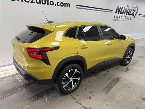 Nitro Yellow Metallic 2024 Chevrolet Trax FWD 1RS