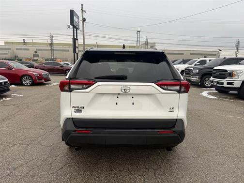 2019 Toyota RAV4 LE