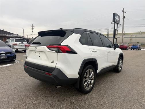 2019 Toyota RAV4 LE