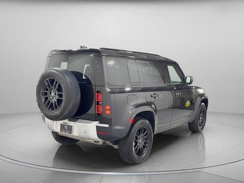 2025 Land Rover Defender 110 P300