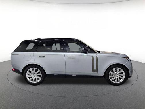 Hakuba Silver Metallic 2023 Land Rover Range Rover P400 SE