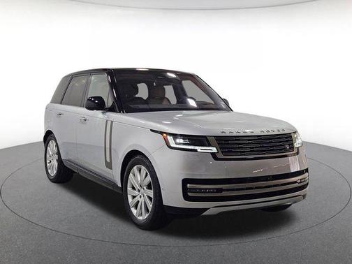 Hakuba Silver Metallic 2023 Land Rover Range Rover P400 SE