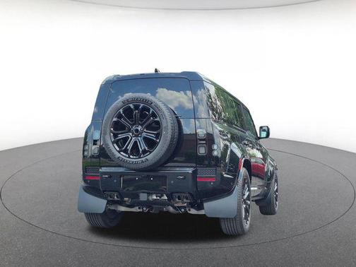 Narvik Black 2026 Land Rover Defender P635 OCTA