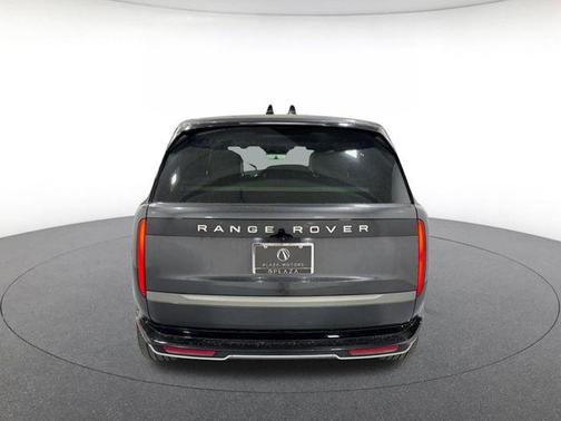 Carpathian Grey Premium Metallic 2026 Land Rover Range Rover P400 SE