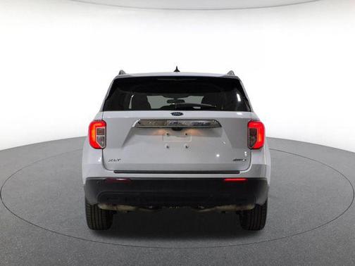 Oxford White 2023 Ford Explorer XLT