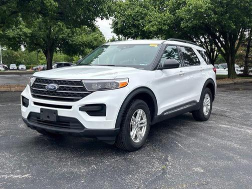 Oxford White 2023 Ford Explorer XLT