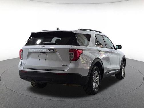 Oxford White 2023 Ford Explorer XLT