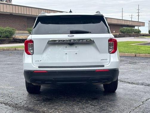 Oxford White 2023 Ford Explorer XLT