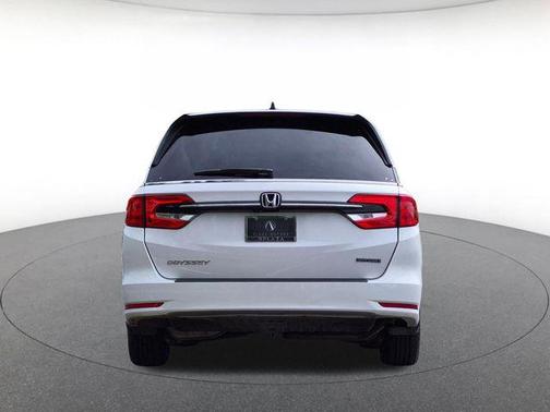Platinum White Pearl 2023 Honda Odyssey EX-L