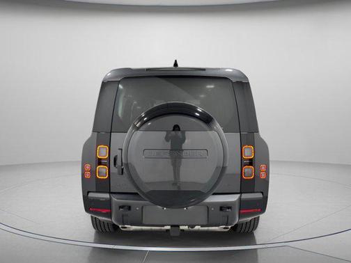 Carpathian 2026 Land Rover Defender X-Dynamic SE