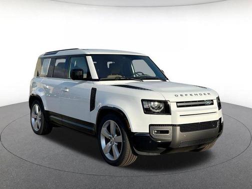 Fuji White 2025 Land Rover Defender 110 P400 X-Dynamic SE