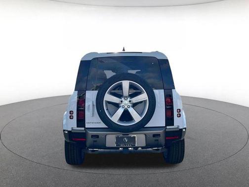 Fuji White 2025 Land Rover Defender 110 P400 X-Dynamic SE