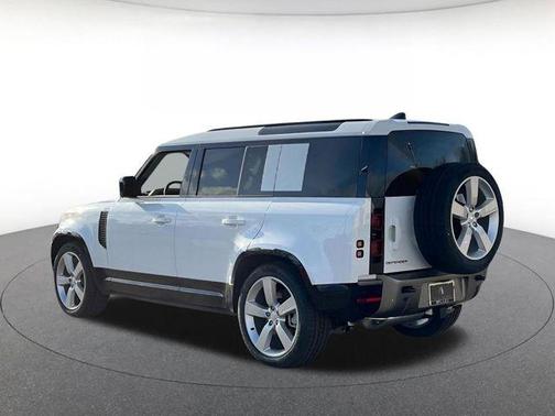 Fuji White 2025 Land Rover Defender 110 P400 X-Dynamic SE