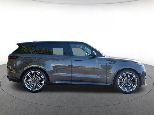 Charente 2026 Land Rover Range Rover Sport SE